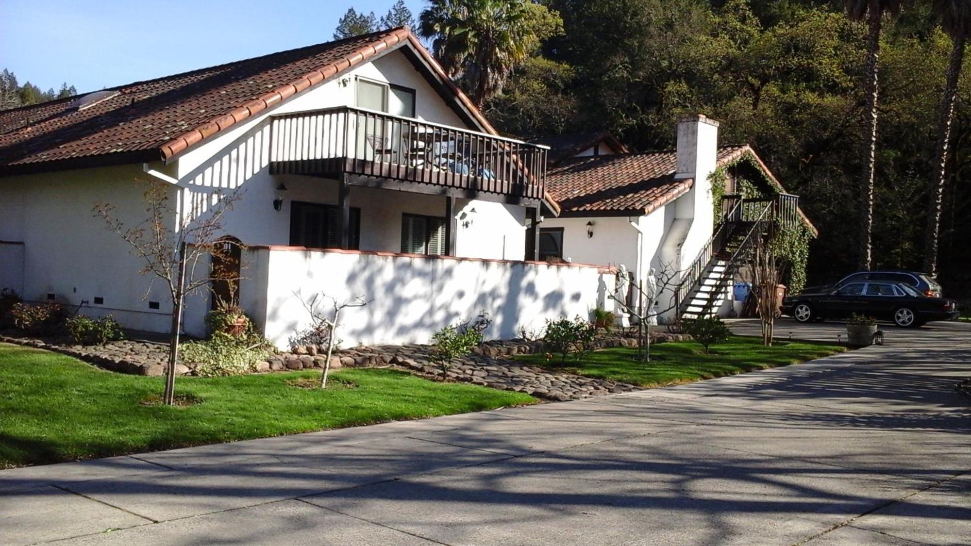 Spanish Villa Inn ست. هيلينا المظهر الخارجي الصورة