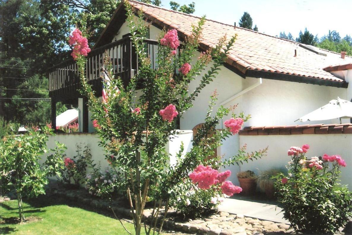 Spanish Villa Inn ست. هيلينا المظهر الخارجي الصورة
