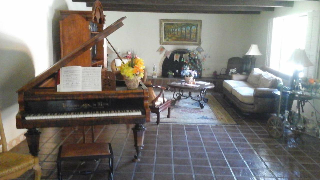 Spanish Villa Inn ست. هيلينا المظهر الخارجي الصورة